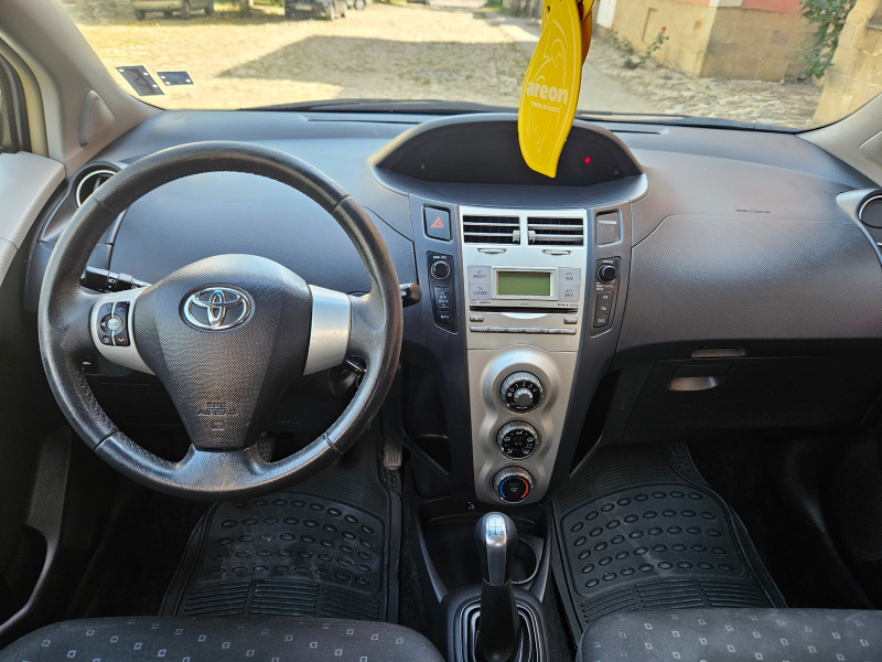 Toyota Yaris 1.0/VVTI/КЛИМА, снимка 10 - Автомобили и джипове - 46311513