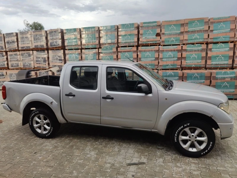 Nissan Navara III D40 2, 5 DCI 4WD, снимка 4 - Автомобили и джипове - 47305404