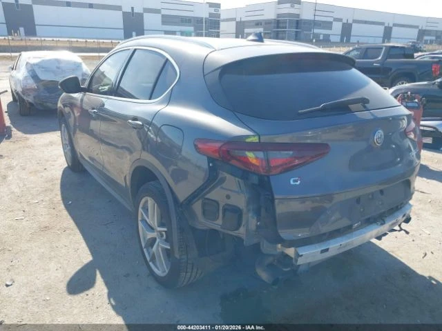 Alfa Romeo Stelvio Ti Sport AWD* KEYLESS* �������* ������ �����*  | Mobile.bg � ����������� 6