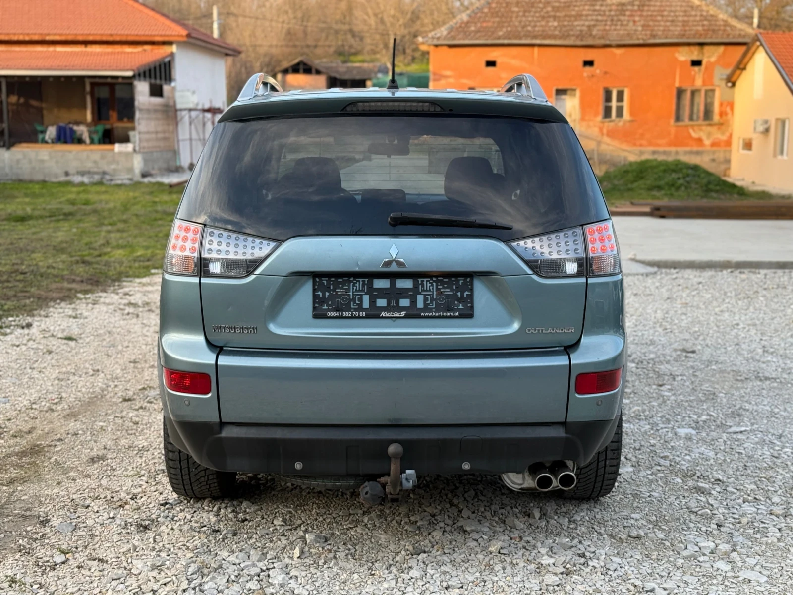 Mitsubishi Outlander 4WD, снимка 4 - Автомобили и джипове - 52606561