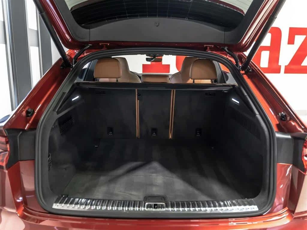 Audi RSQ8 | CARBON OPTIC| CARFAX, снимка 17 - Автомобили и джипове - 53894219