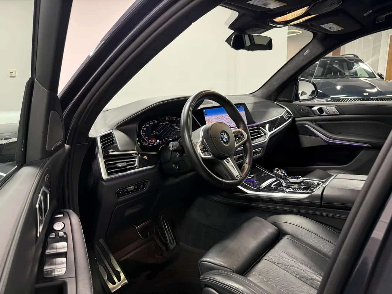 BMW X7 * M50i * СВАРОВСКИ * ЛАЗЕР * МАСАЖИ * ОБДУХВАНЕ * , снимка 5 - Автомобили и джипове - 54092730