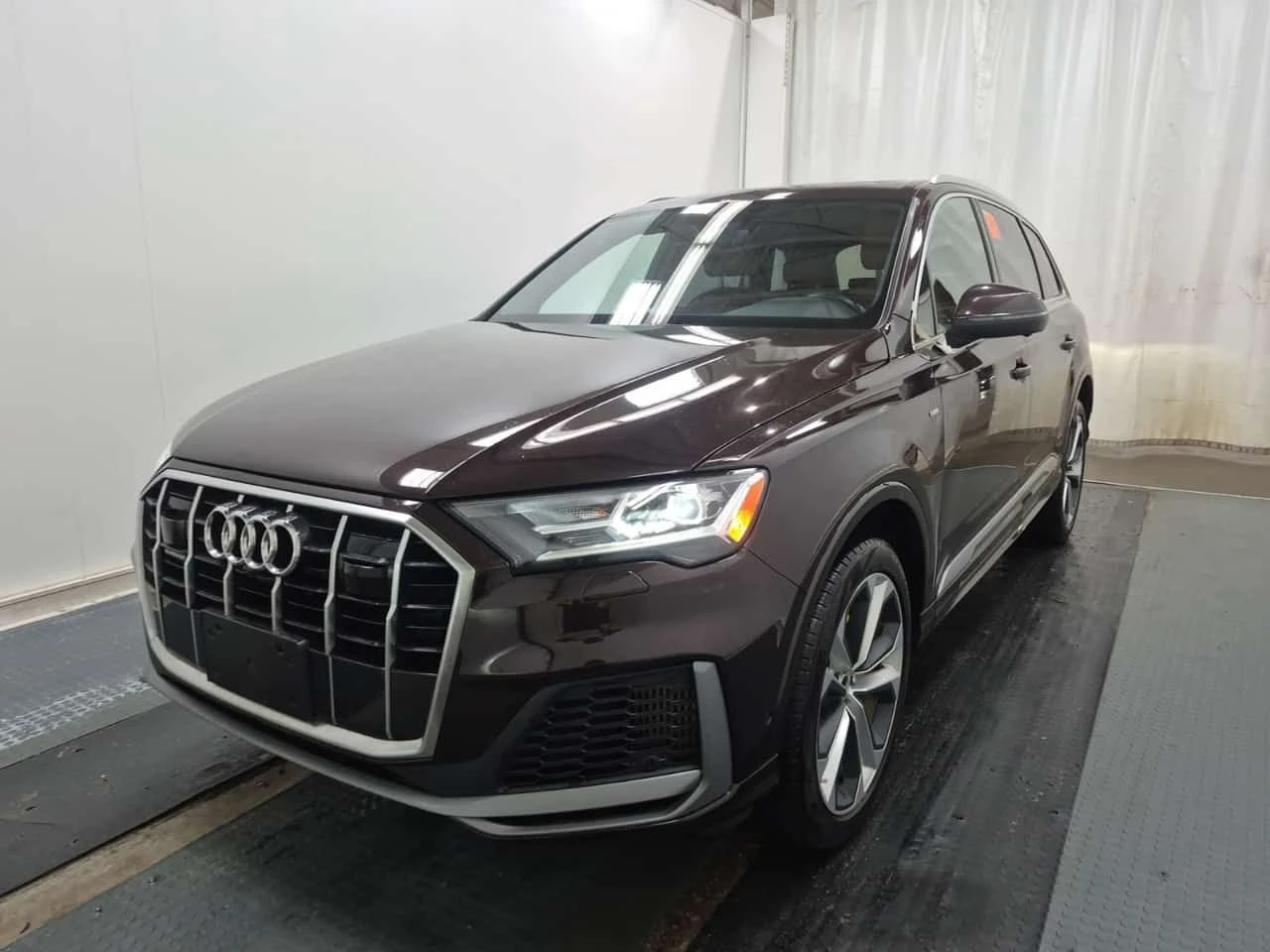 Audi Q7 * PROGRESSIV * ДИСТРОНИК * 360 * ОБДУХВАНЕ * ПАНО 