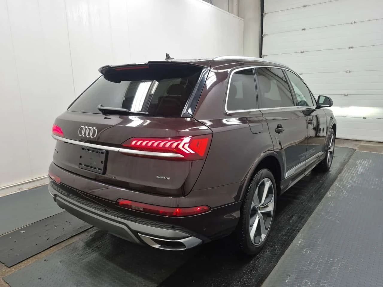 Audi Q7 * PROGRESSIV * ДИСТРОНИК * 360 * ОБДУХВАНЕ * ПАНО , снимка 3 - Автомобили и джипове - 54611832