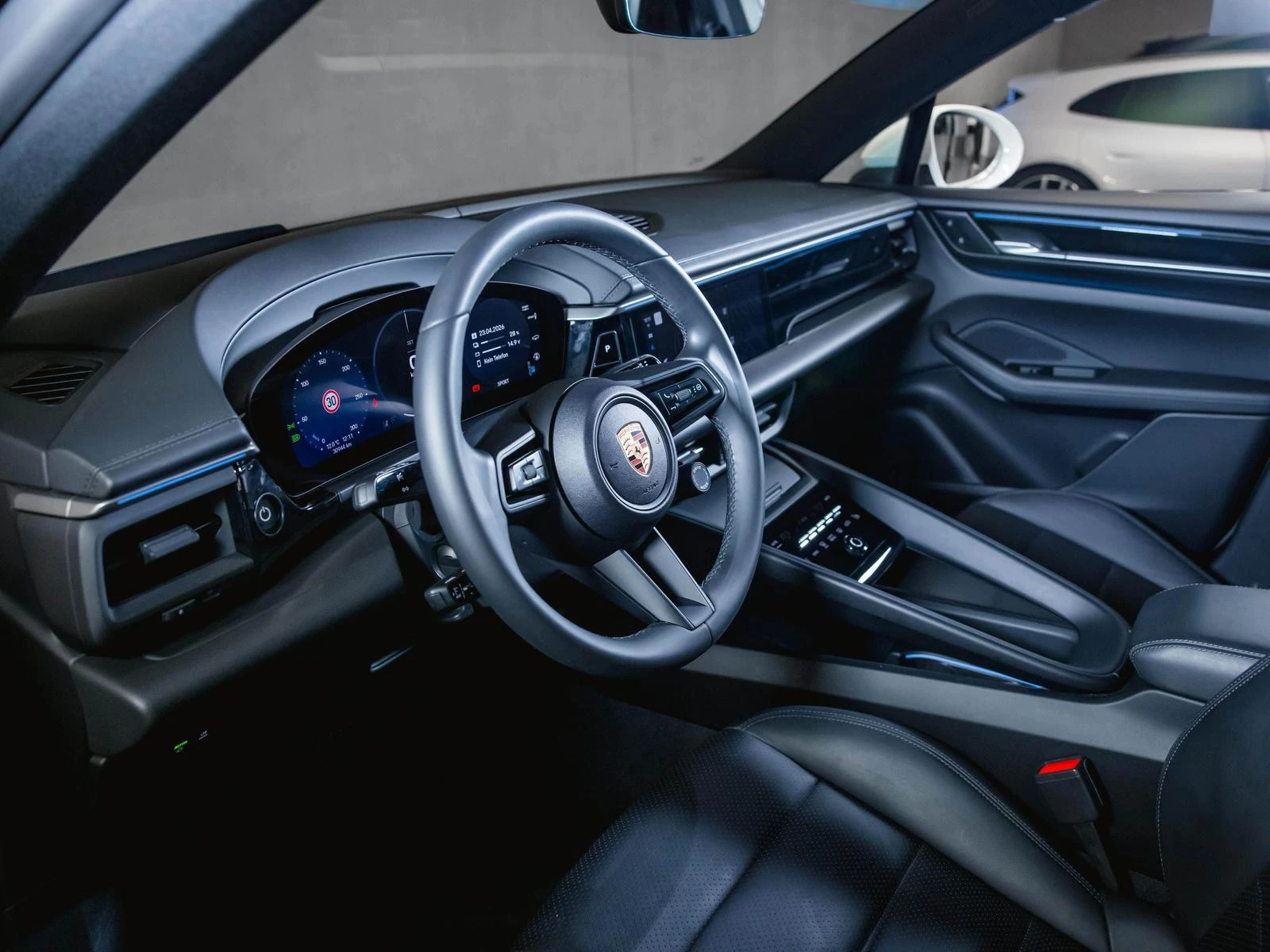 Porsche Macan 4* DISTR* AIR* HUD* PANO* BOSE* CAMERA* CARPLAY* , снимка 6 - Автомобили и джипове - 54938377