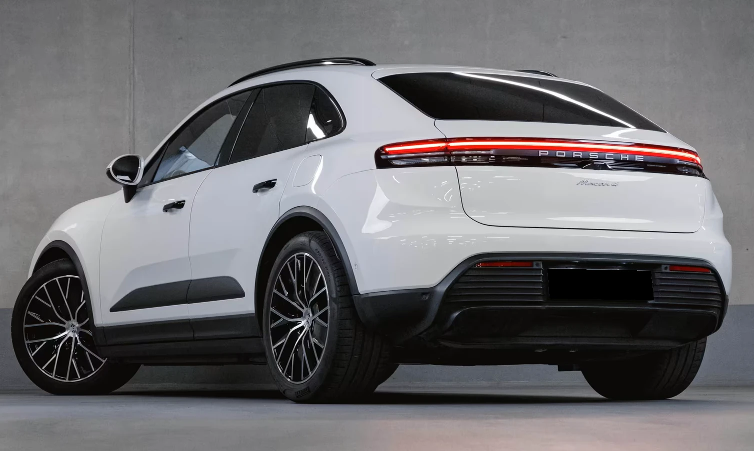 Porsche Macan 4* DISTR* AIR* HUD* PANO* BOSE* CAMERA* CARPLAY* , снимка 4 - Автомобили и джипове - 54938377