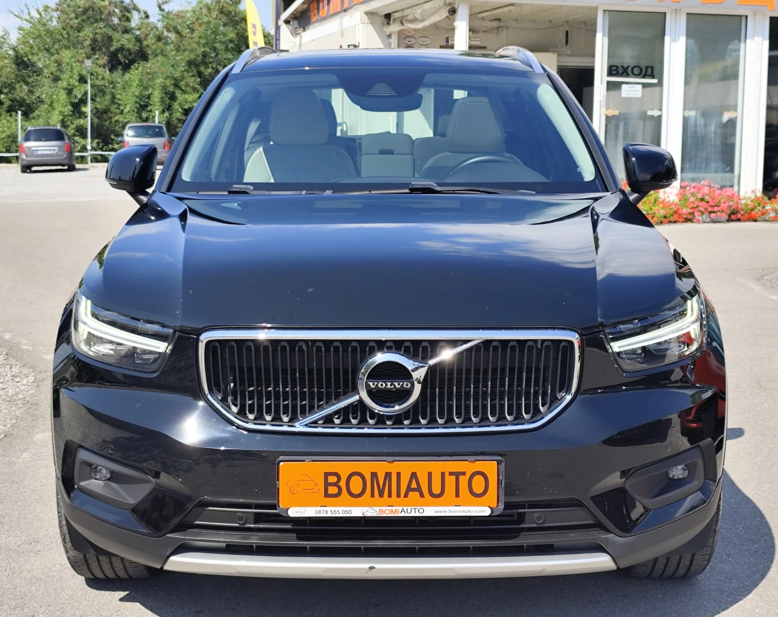 Volvo XC40 2.0D* АВТОМАТИК* EURO6D* LED* NAVI* ПАНОРАМА* , снимка 2 - Автомобили и джипове - 55332800
