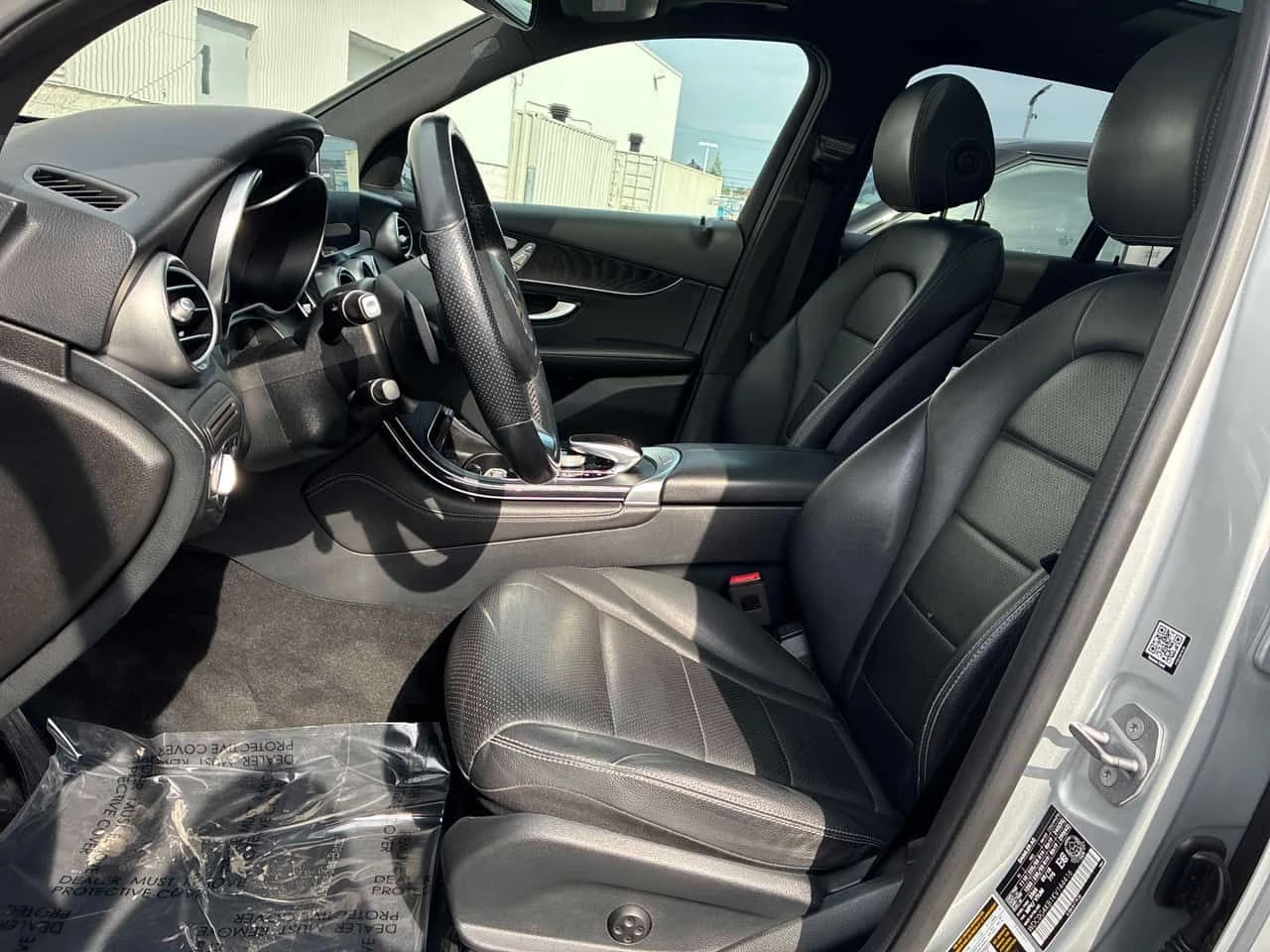 Mercedes-Benz GLC 300 * CARFAX * ОПЦИЯ ЗА ФИНАНСИРАНЕ * , снимка 15 - Автомобили и джипове - 55588406