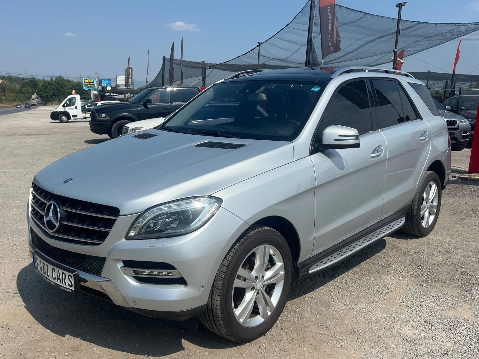 Mercedes-Benz ML 350  Собствен лизинг! 100% ОдобрениеУ, снимка 3 - Автомобили и джипове - 55769591