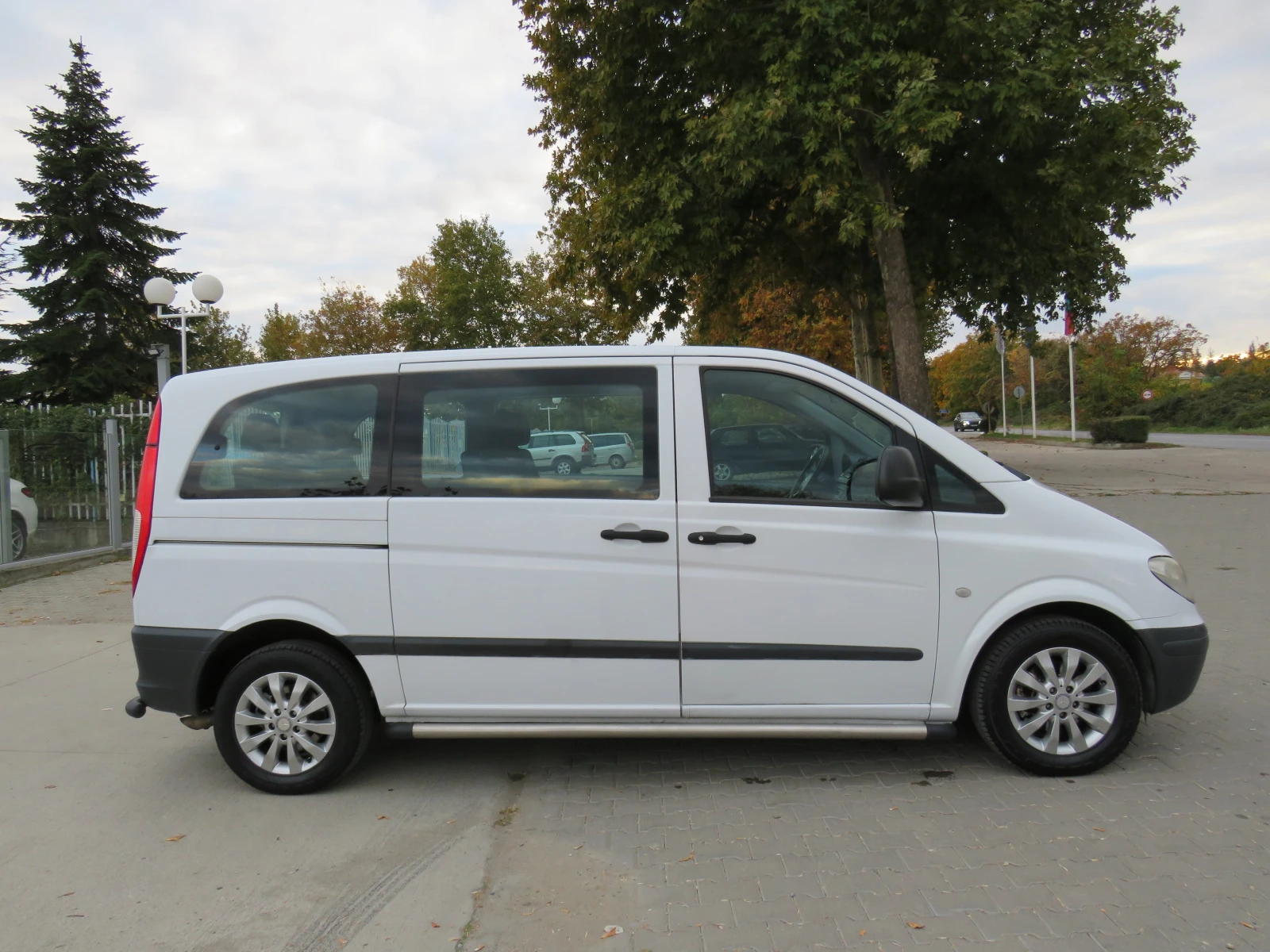 Mercedes-Benz Vito * 2.2CDI ПЪТНИЧЕСКИ 8+ 1 РЕГИСТРИРАН МАЛКИЯ ДАНЪК* - изображение 4