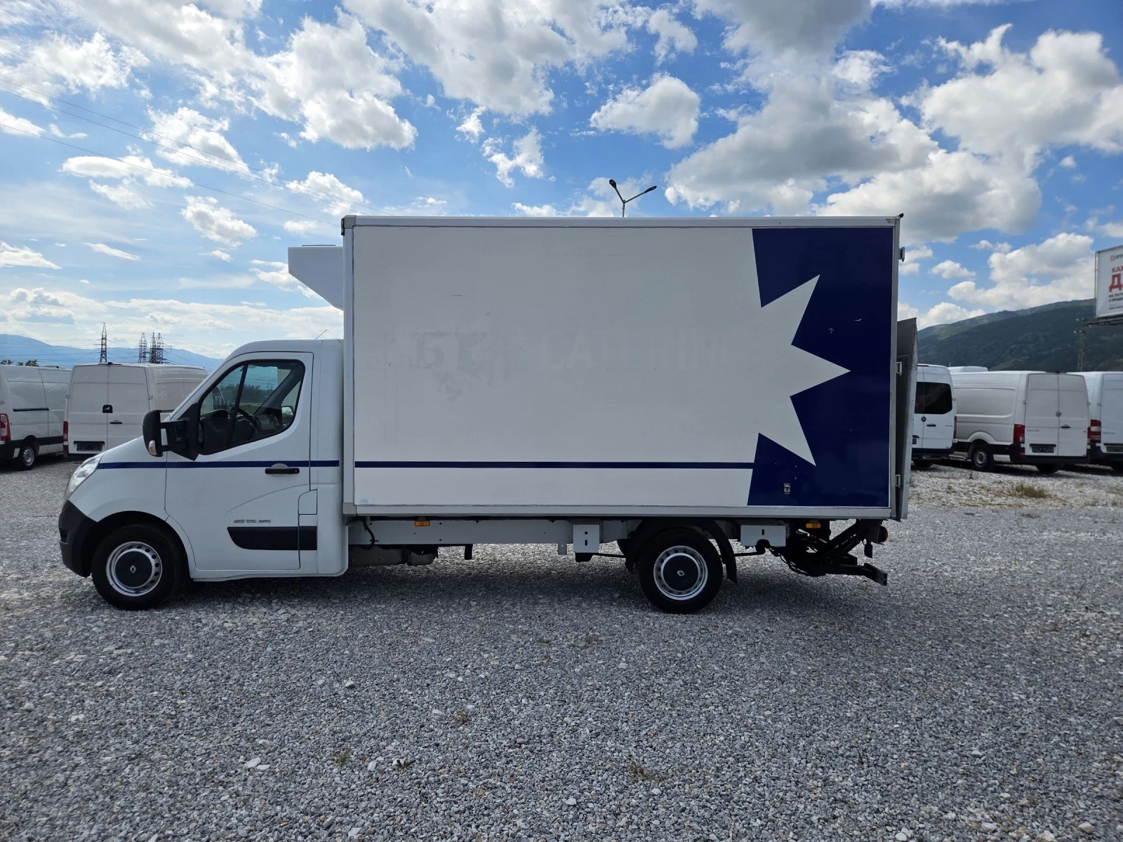 Renault Master 2.3 dCi, ХЛАДИЛЕН, Падащ борд, Нави, Климатик, 4.2, снимка 2 - Бусове и автобуси - 54621406