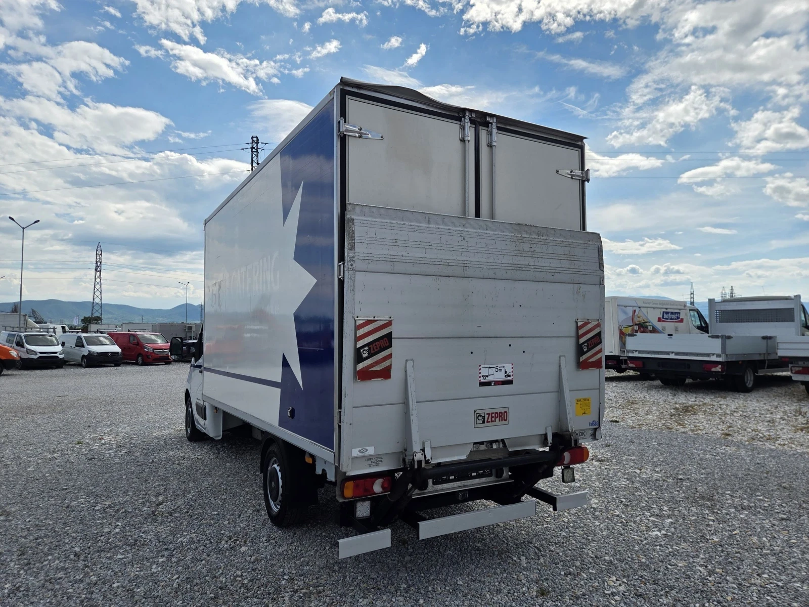 Renault Master 2.3 dCi, ХЛАДИЛЕН, Падащ борд, Нави, Климатик, 4.2, снимка 3 - Бусове и автобуси - 54621406