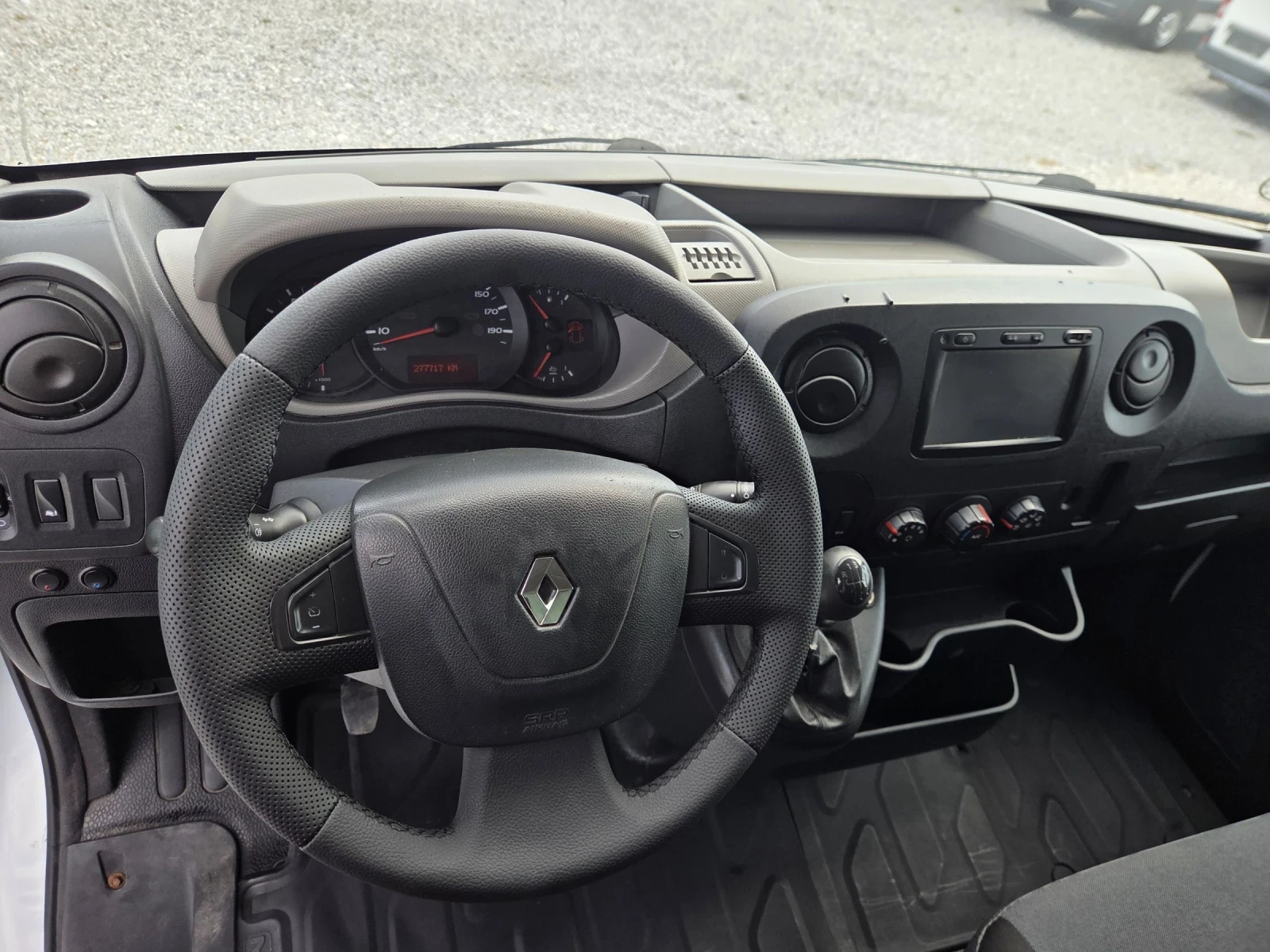 Renault Master 2.3 dCi, ХЛАДИЛЕН, Падащ борд, Нави, Климатик, 4.2, снимка 10 - Бусове и автобуси - 54621406