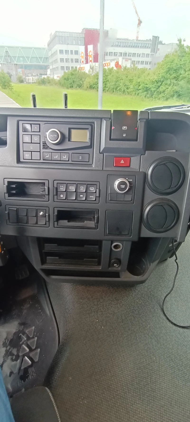 Renault T T380-THERMOKING UT-800-EBPO 6, снимка 13 - Камиони - 51956550