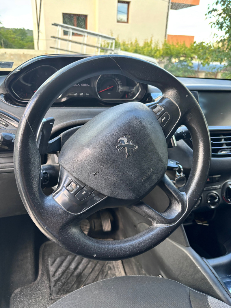 Peugeot 208, снимка 7 - Автомобили и джипове - 46420129