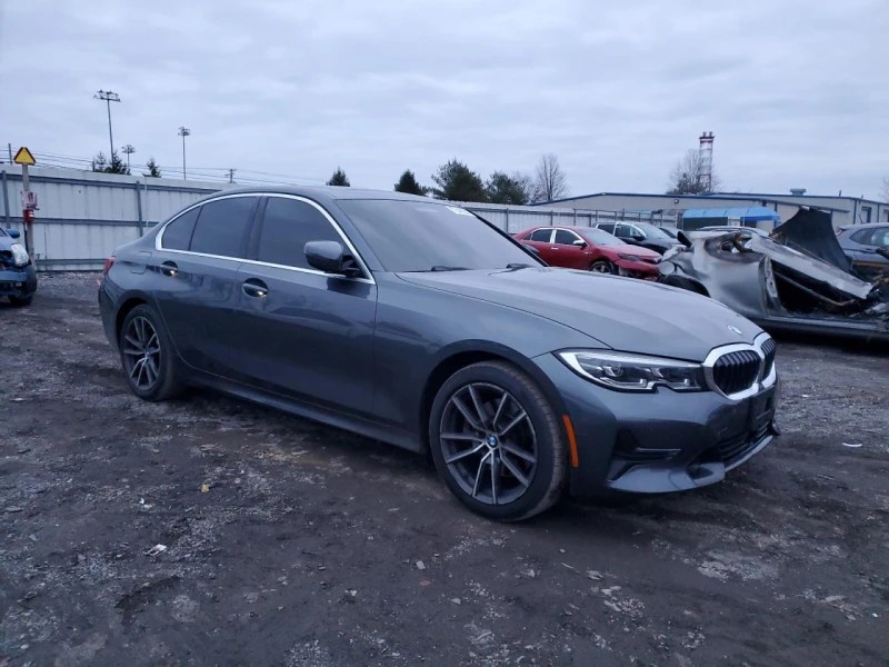 BMW 330 HEAD-UP* KEYLESS* 360 CAMERA* AMBIENT LIGHT* , снимка 3 - Автомобили и джипове - 49505757