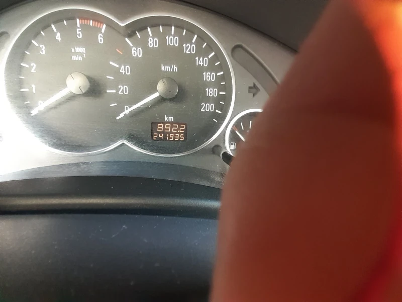 Opel Meriva 4 врати 1.7CDTI, снимка 6 - Автомобили и джипове - 52894766