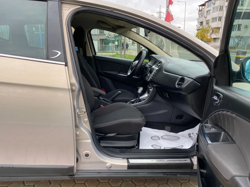 Lancia Delta 1.6JTD/KLIMA, снимка 11 - Автомобили и джипове - 52616002