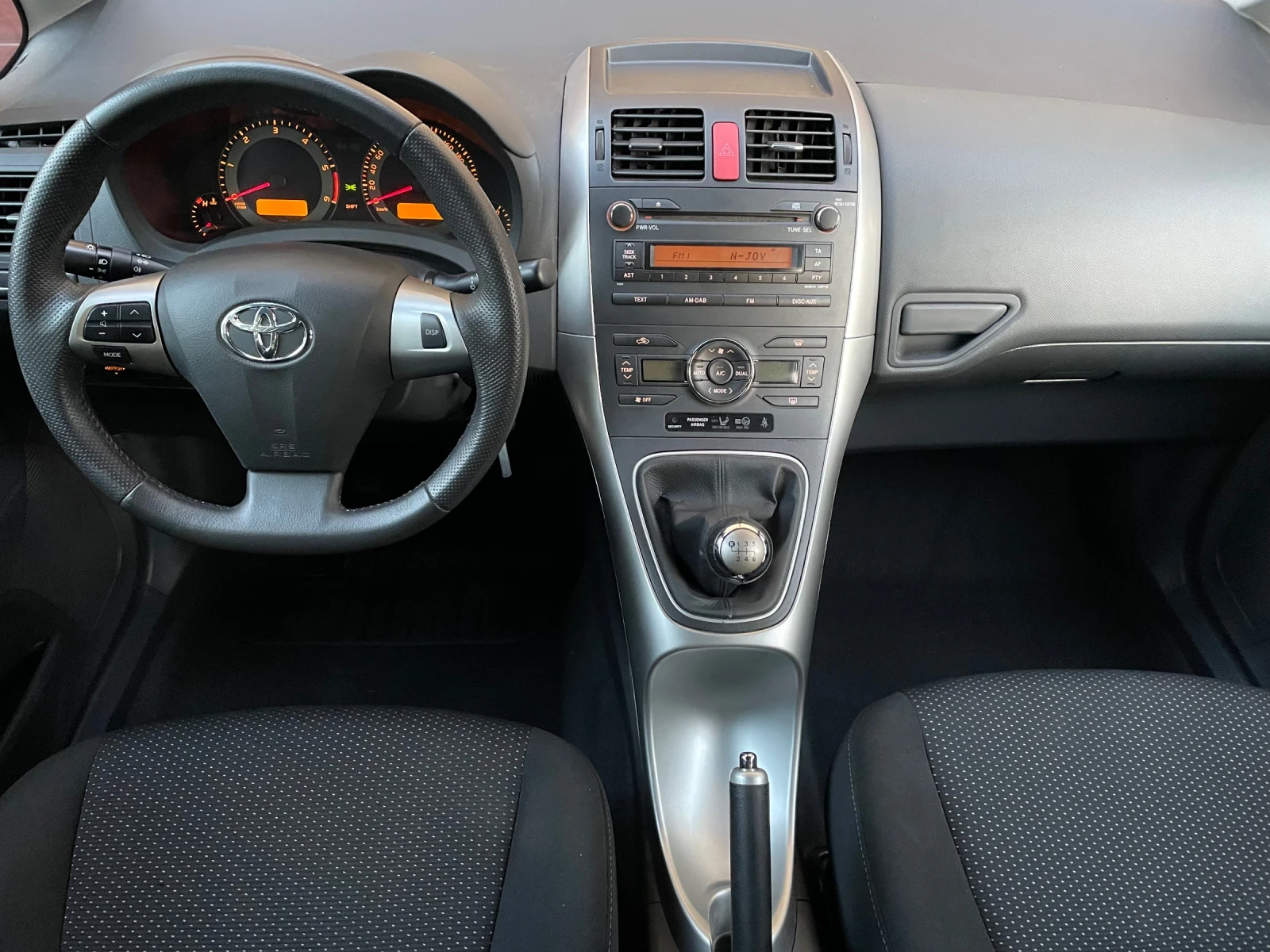 Toyota Auris 1.4d4d-90ps - изображение 7