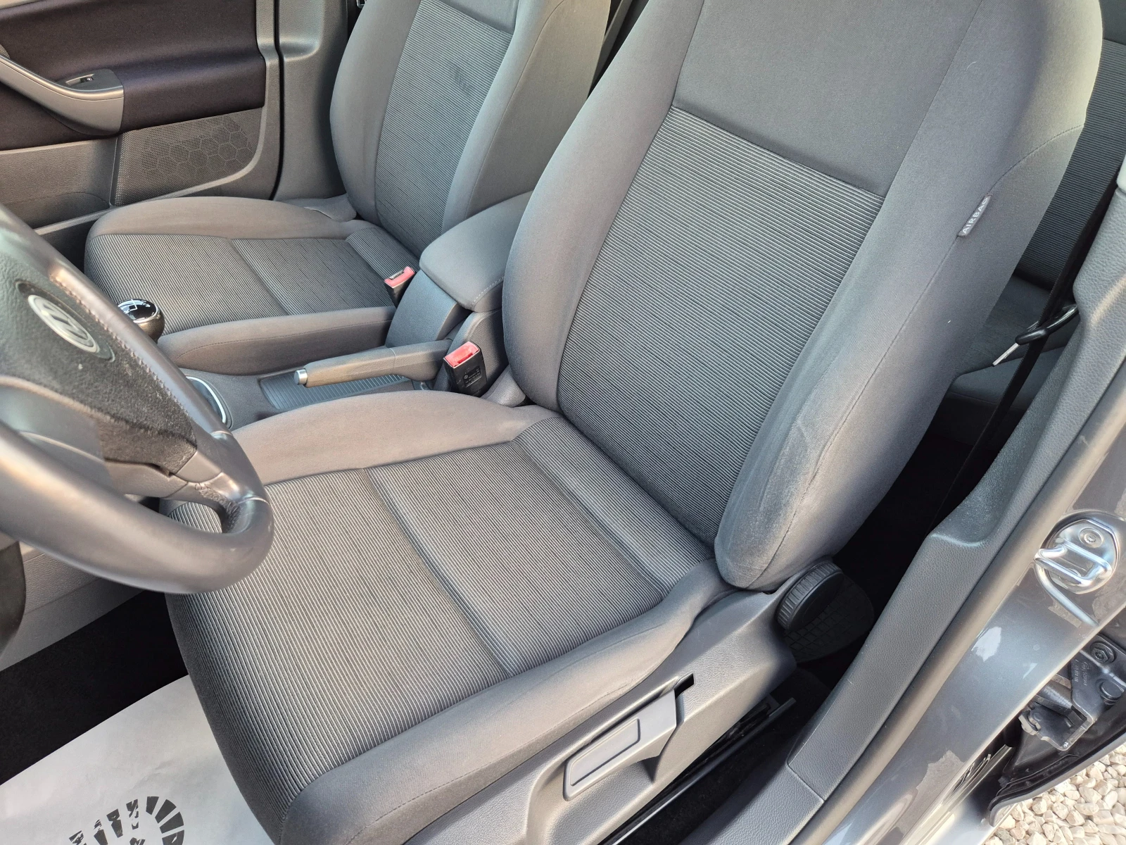 VW Golf 1.9TDI Darkline - изображение 8
