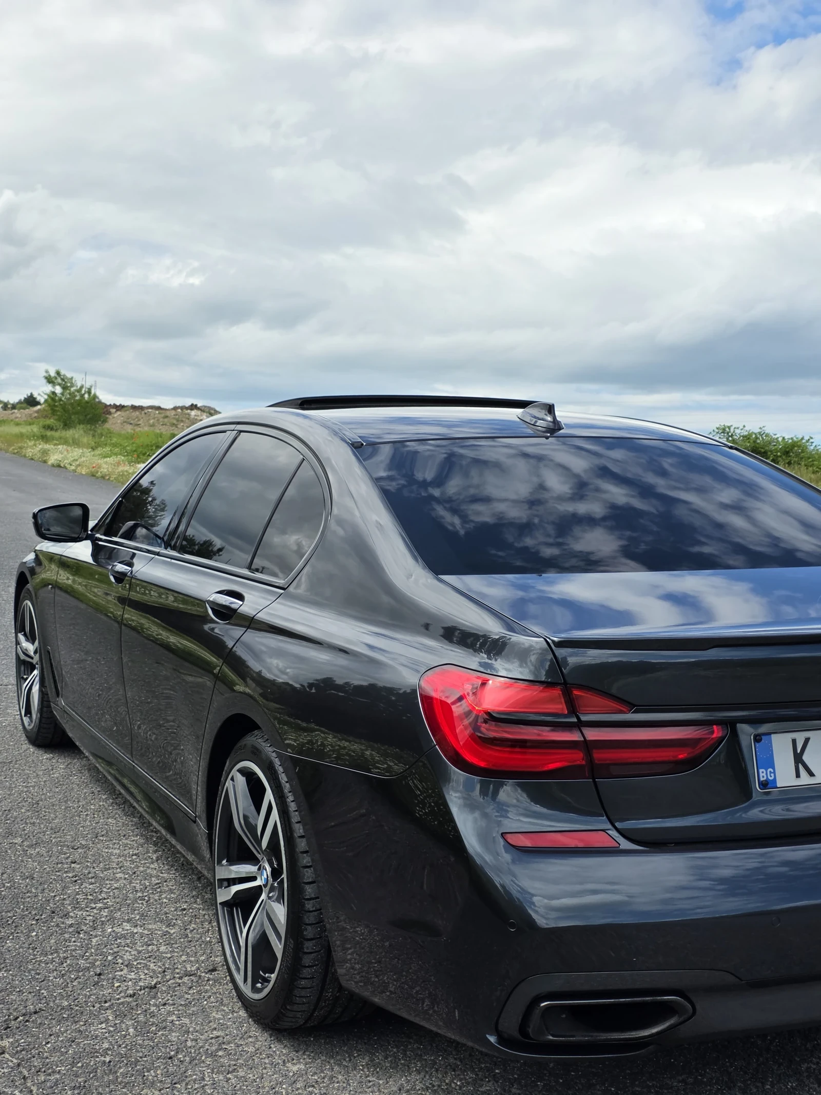 BMW 740 Xdrive/M packet/FULL Extri/KASKO, снимка 9 - Автомобили и джипове - 54568368