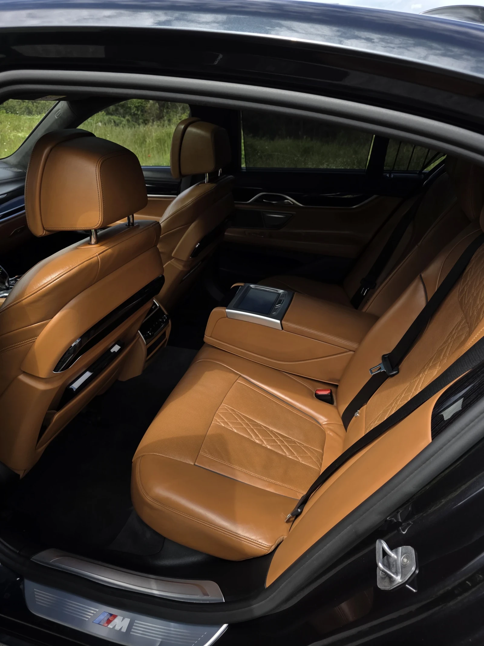 BMW 740 Xdrive/M packet/FULL Extri/KASKO, снимка 14 - Автомобили и джипове - 54568368