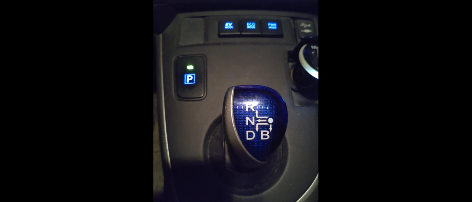 Toyota Auris  - изображение 5