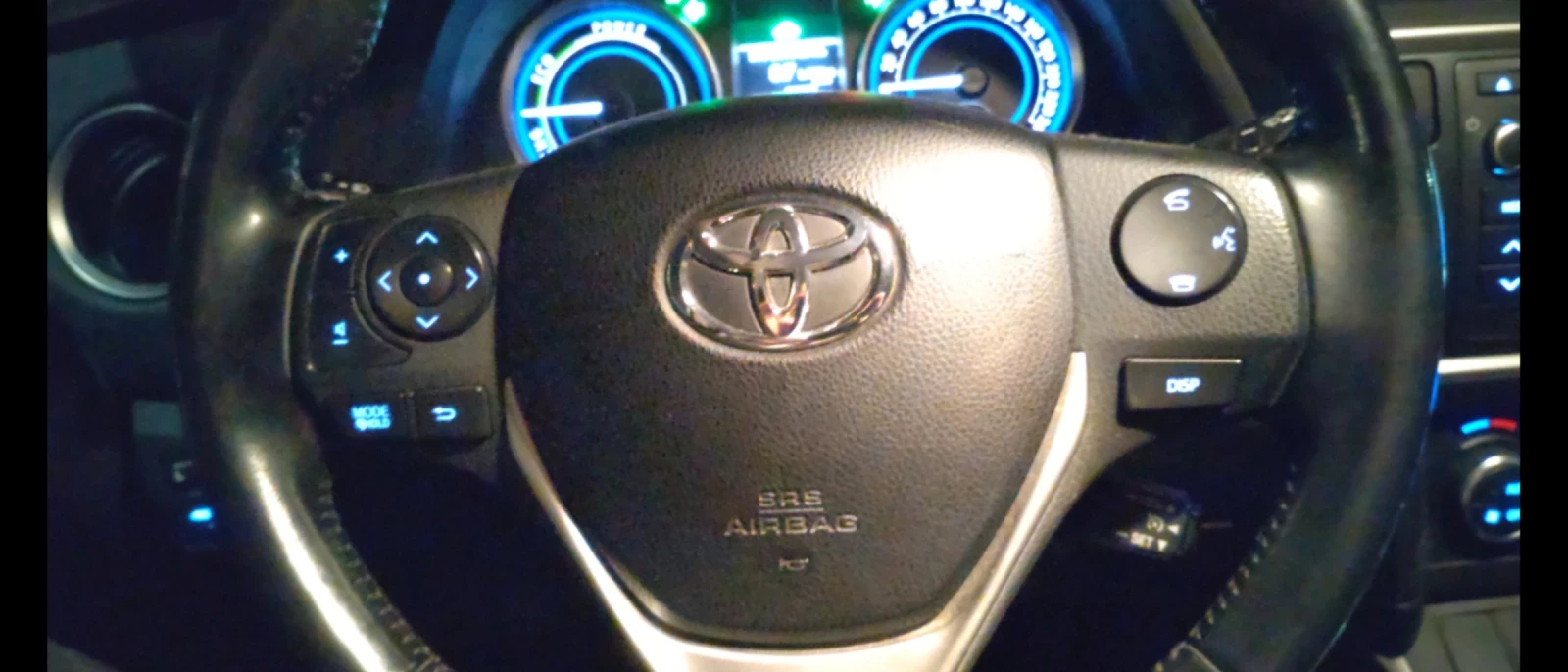 Toyota Auris  - изображение 4