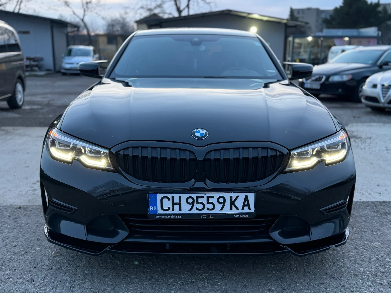 BMW 330 X-Drive* М.Точка* Камера* ПОДГРЕВ* Амбиентно Освет - изображение 6