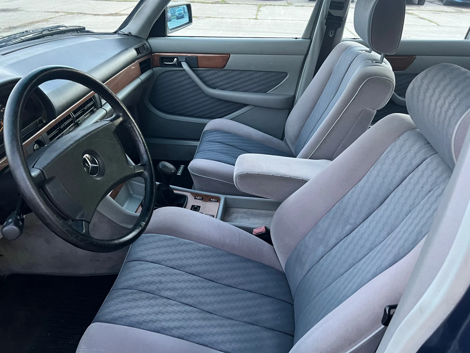 Mercedes-Benz S 300 SE, снимка 9 - Автомобили и джипове - 53833549