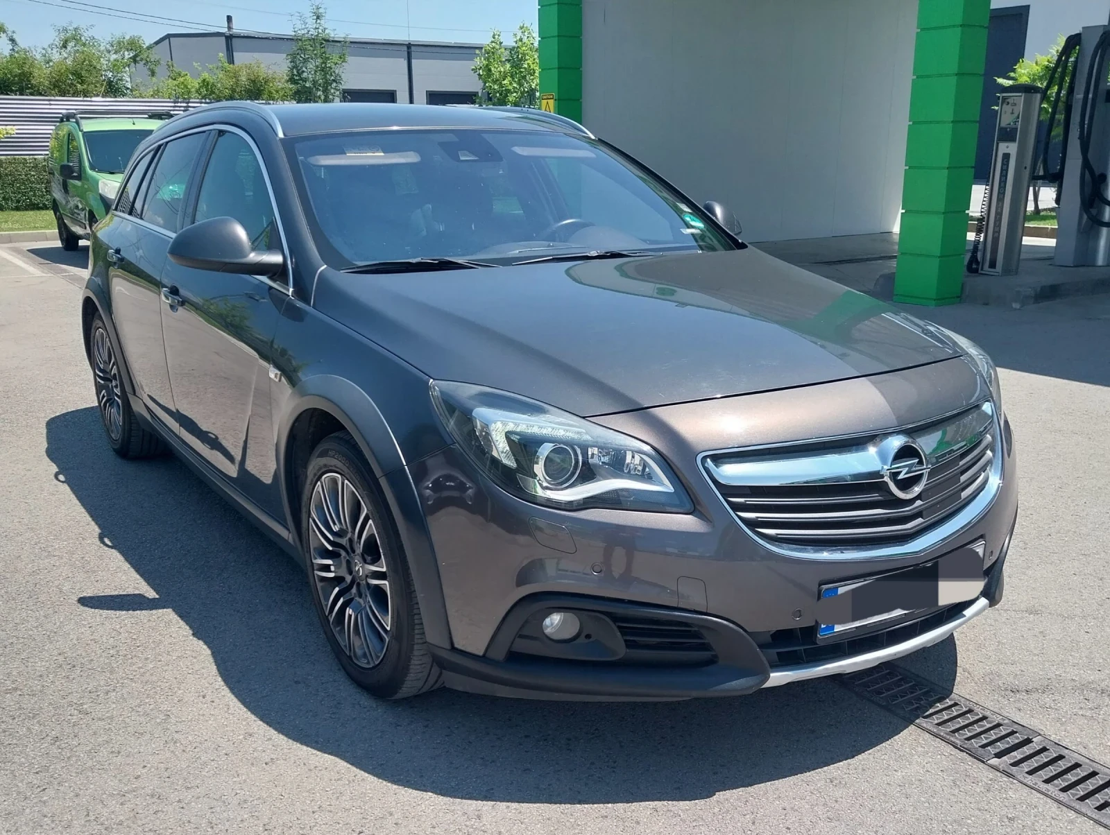 Opel Insignia 2.0 Bi-turbo195k.c 4x4 FACELIFT , снимка 3 - Автомобили и джипове - 53889972