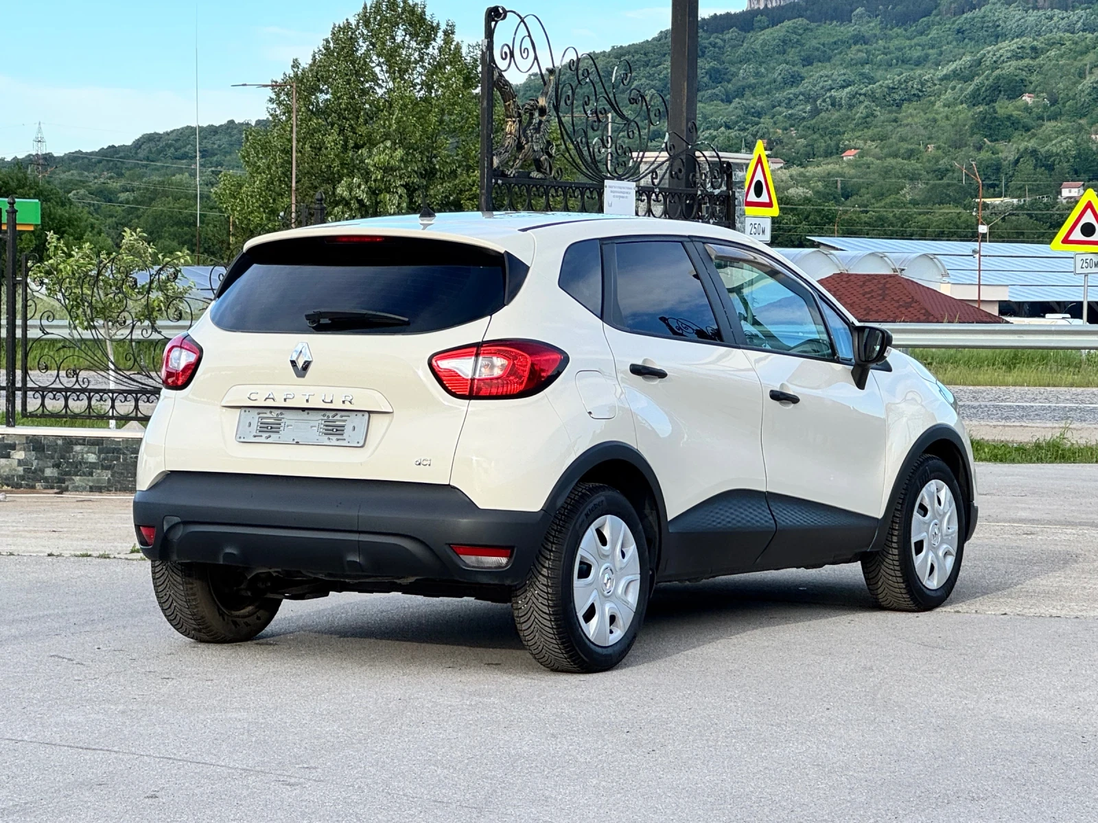 Renault Captur 1.5DCI ИТАЛИЯ, снимка 5 - Автомобили и джипове - 54544497