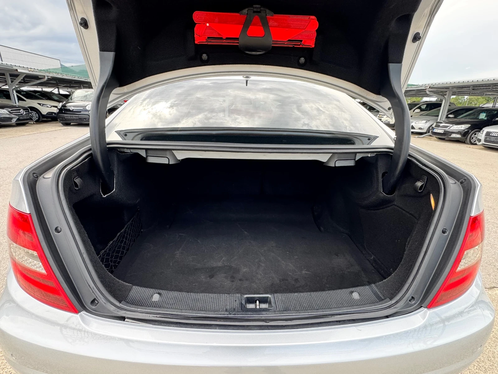 Mercedes-Benz C 220 2.2CDI АВТОМАТ ИТАЛИЯ, снимка 13 - Автомобили и джипове - 54610797