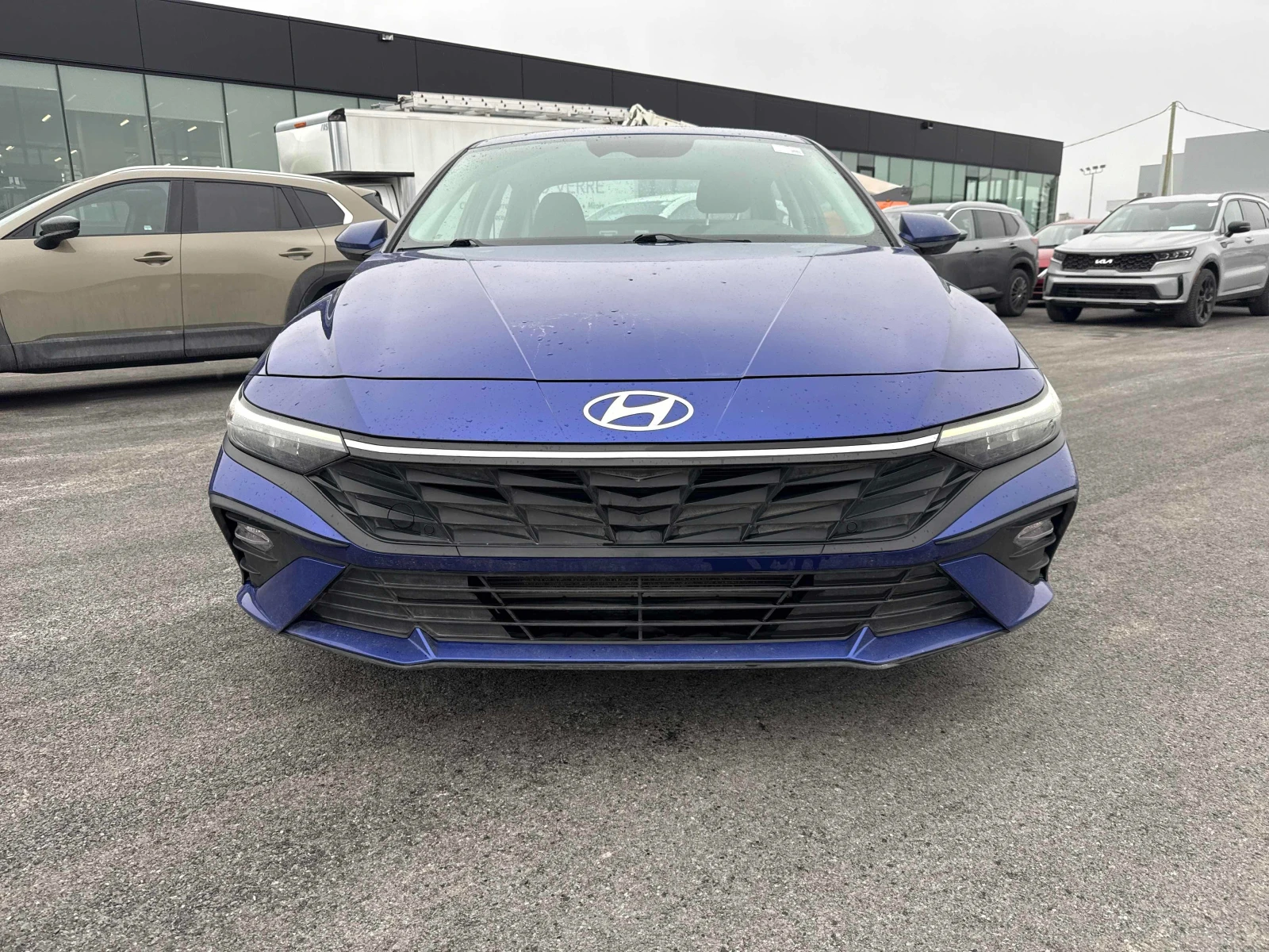 Hyundai Elantra CARFAX * АВТО КРЕДИТ * ПРОГНОЗНА ЦЕНА ДО БГ * , снимка 4 - Автомобили и джипове - 54623898