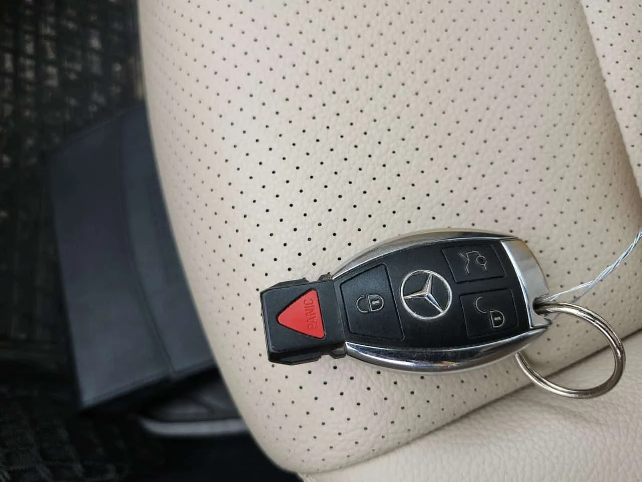 Mercedes-Benz C 300 AMG Line * CARFAX * Бeз инциденти * , снимка 9 - Автомобили и джипове - 55108653