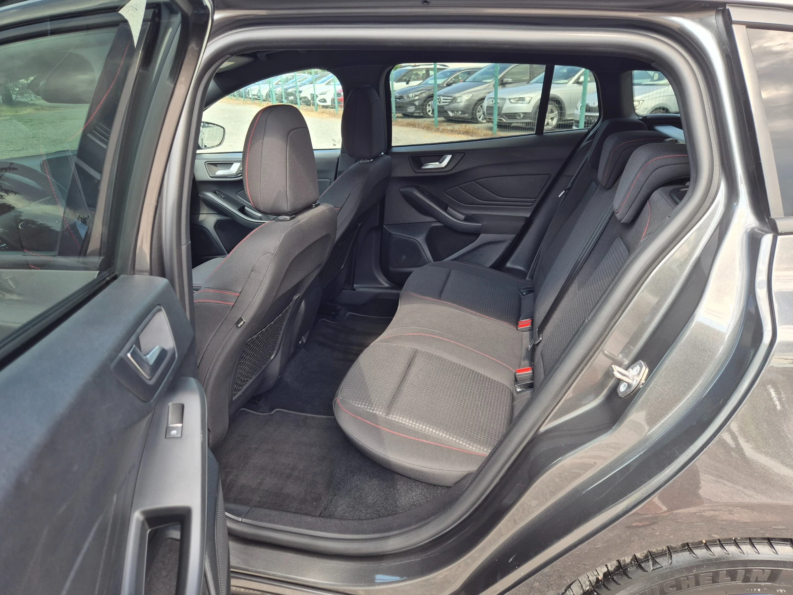 Ford Focus ST Line 37000км, снимка 12 - Автомобили и джипове - 55155520