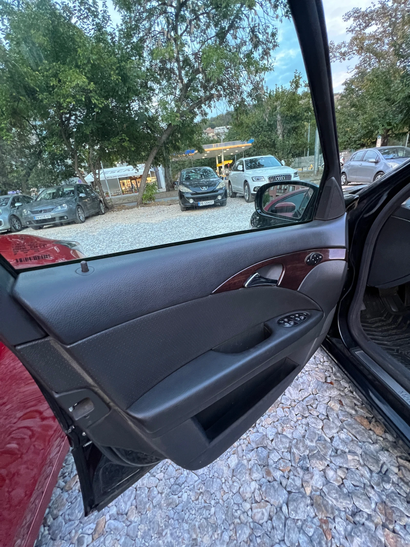 Mercedes-Benz E 320 CDI / Automatic/ Klima, снимка 11 - Автомобили и джипове - 55542028