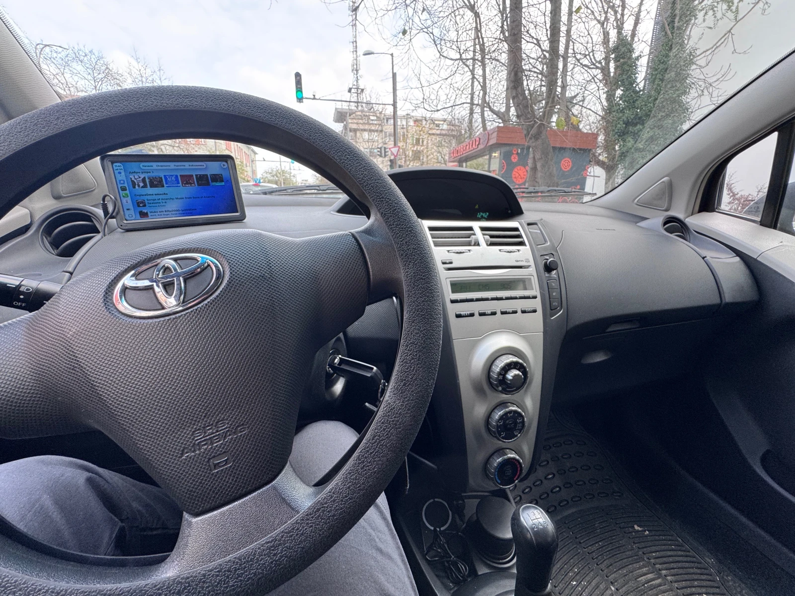 Toyota Yaris, снимка 9 - Автомобили и джипове - 55747567