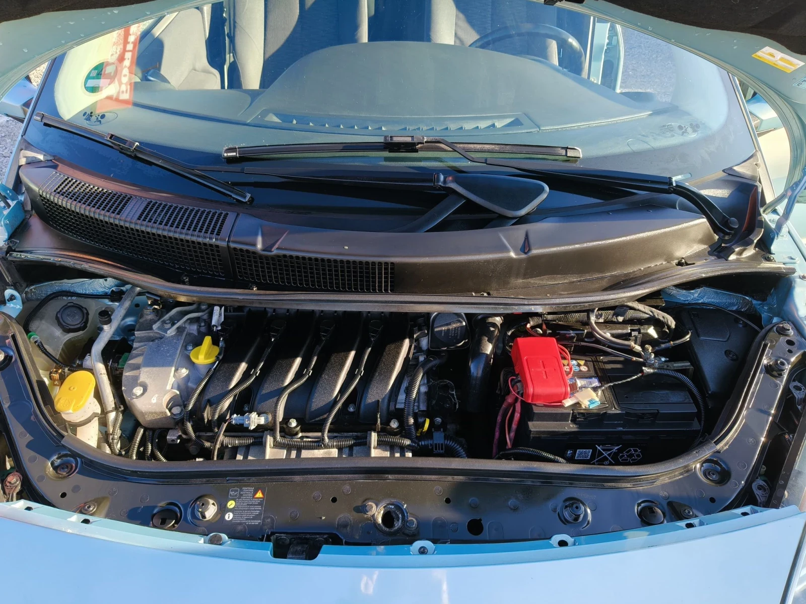 Renault Scenic 2.0i автоматик, снимка 17 - Автомобили и джипове - 56078546