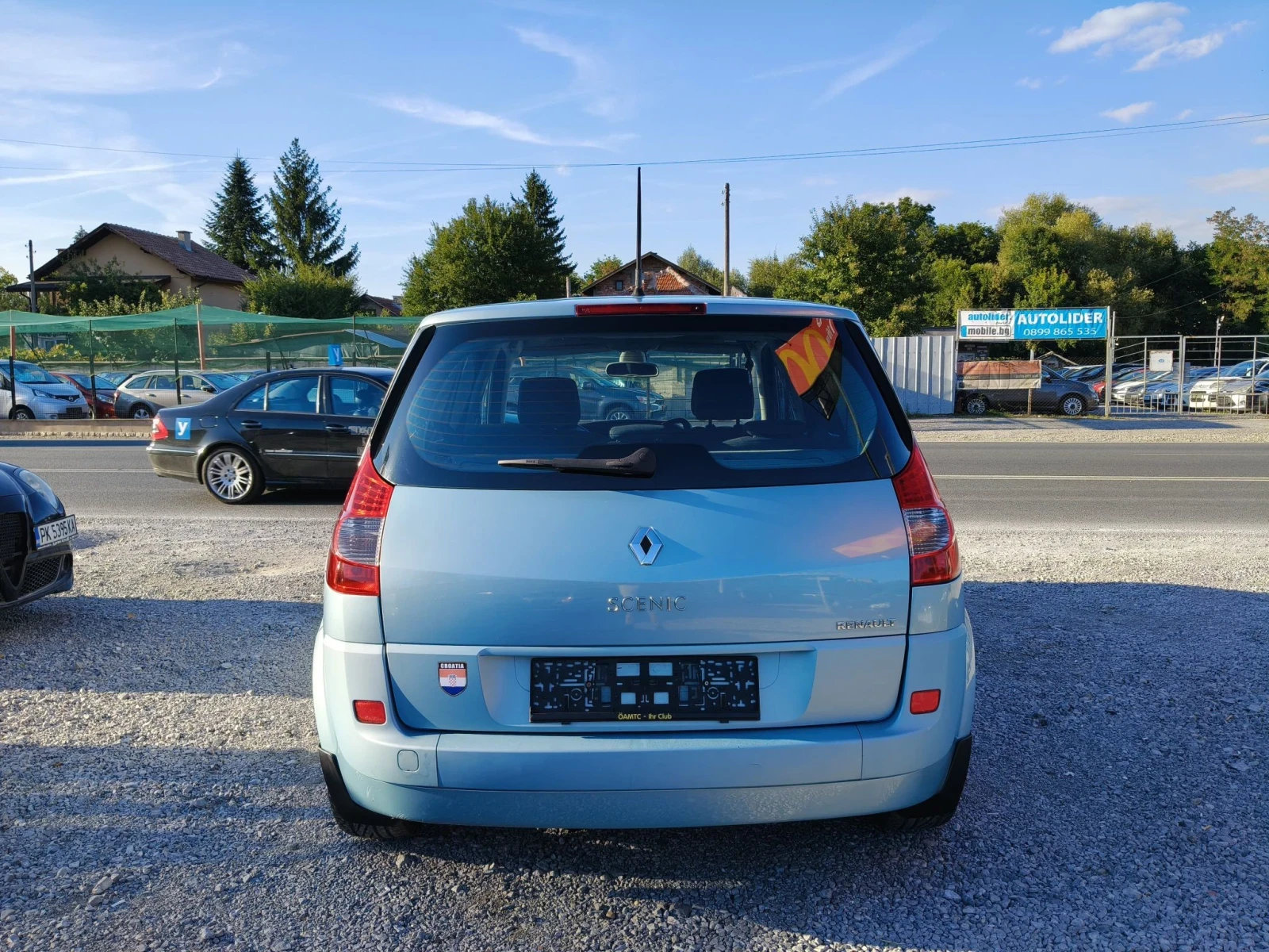 Renault Scenic 2.0i автоматик, снимка 6 - Автомобили и джипове - 56078546