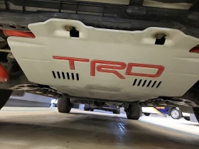 Toyota Sequoia TRD OFF ROAD * * CARFAX * * АВТО КРЕДИТ * * , снимка 12