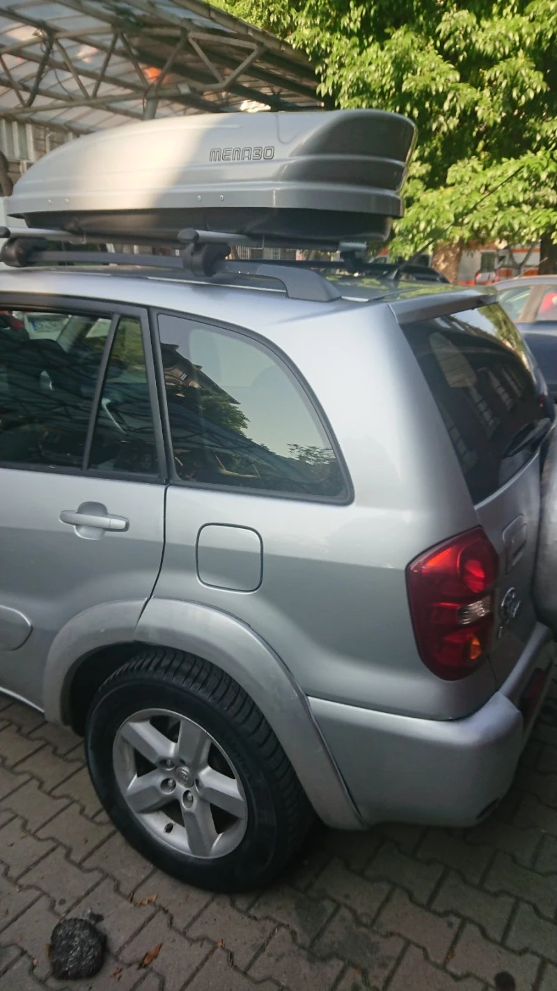 Toyota Rav4, снимка 8 - Автомобили и джипове - 47183397