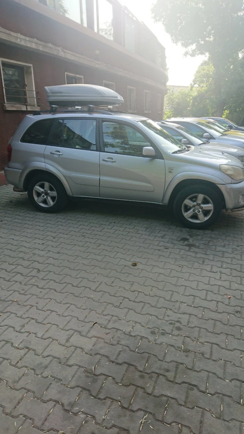 Toyota Rav4, снимка 7 - Автомобили и джипове - 47183397