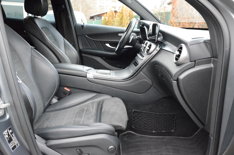 Mercedes-Benz GLC 400 4MATIC* AMG* BURMESTER* MULTIBEAM* DIGITAL* , снимка 14 - Автомобили и джипове - 53137107