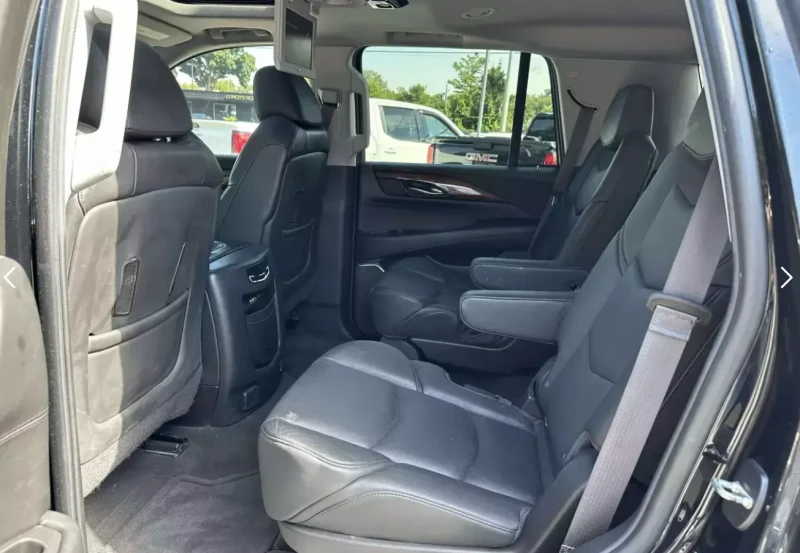 Cadillac Escalade КРАЙНА ЦЕНА, снимка 11 - Автомобили и джипове - 53152137