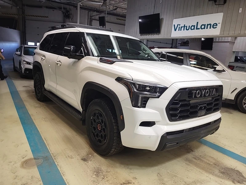 Toyota Sequoia TRD OFF ROAD * * CARFAX * * АВТО КРЕДИТ * * , снимка 2 - Автомобили и джипове - 53516322