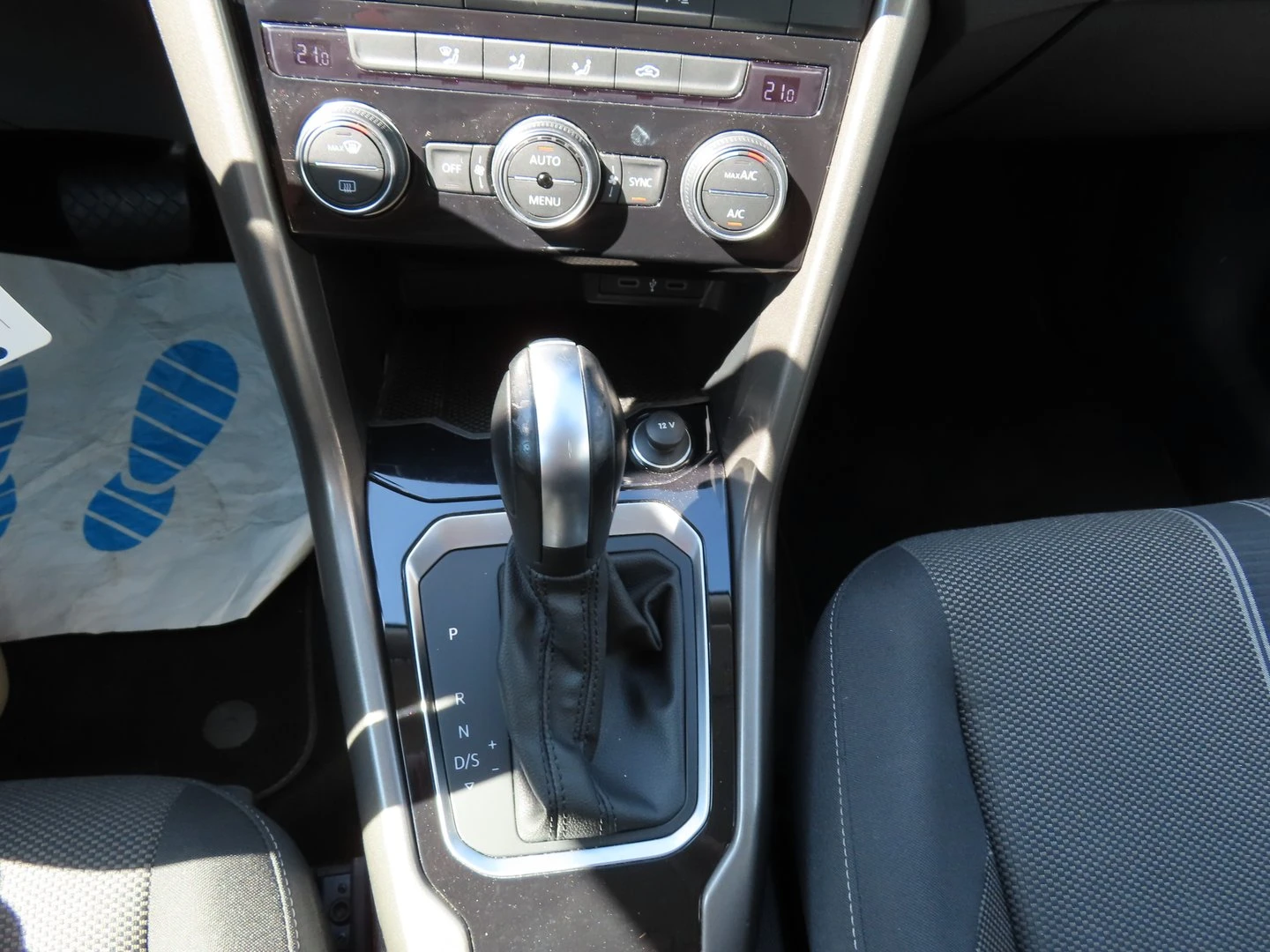 VW T-Roc VW T- Roc Design 2.0 TDI SCR DSG - изображение 10