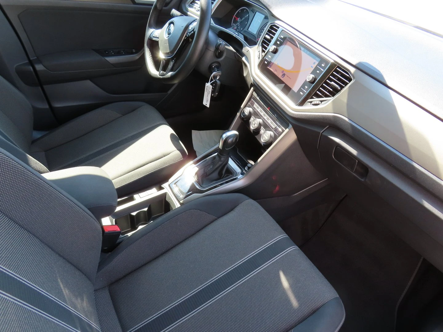 VW T-Roc VW T- Roc Design 2.0 TDI SCR DSG - изображение 6