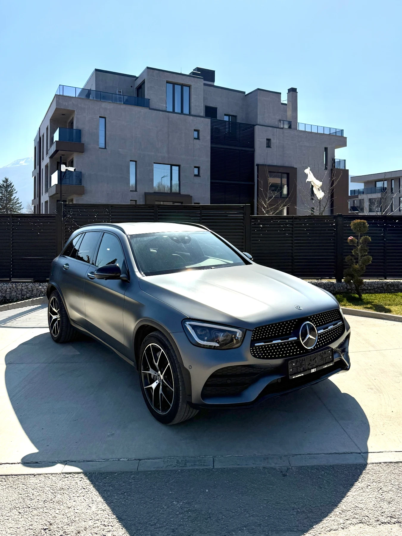 Mercedes-Benz GLC 400 4MATIC/AMG/BURMESTER/MULTIBEAM/DIGITAL, снимка 3 - Автомобили и джипове - 53137107