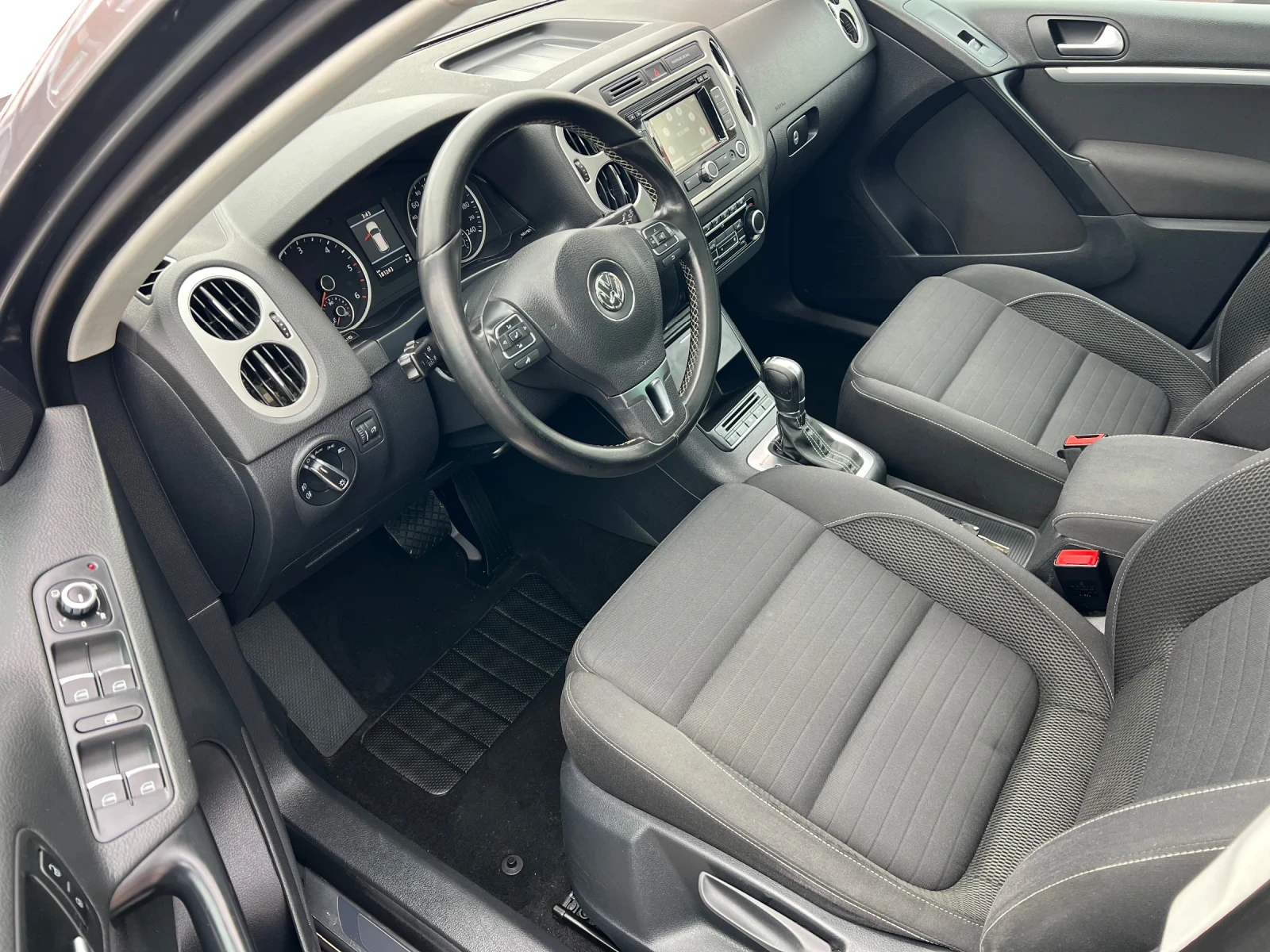 VW Tiguan 2.0TDI* AUTOMATIK* LED* FACE-LIFT* PANORAMA* FULL - изображение 6